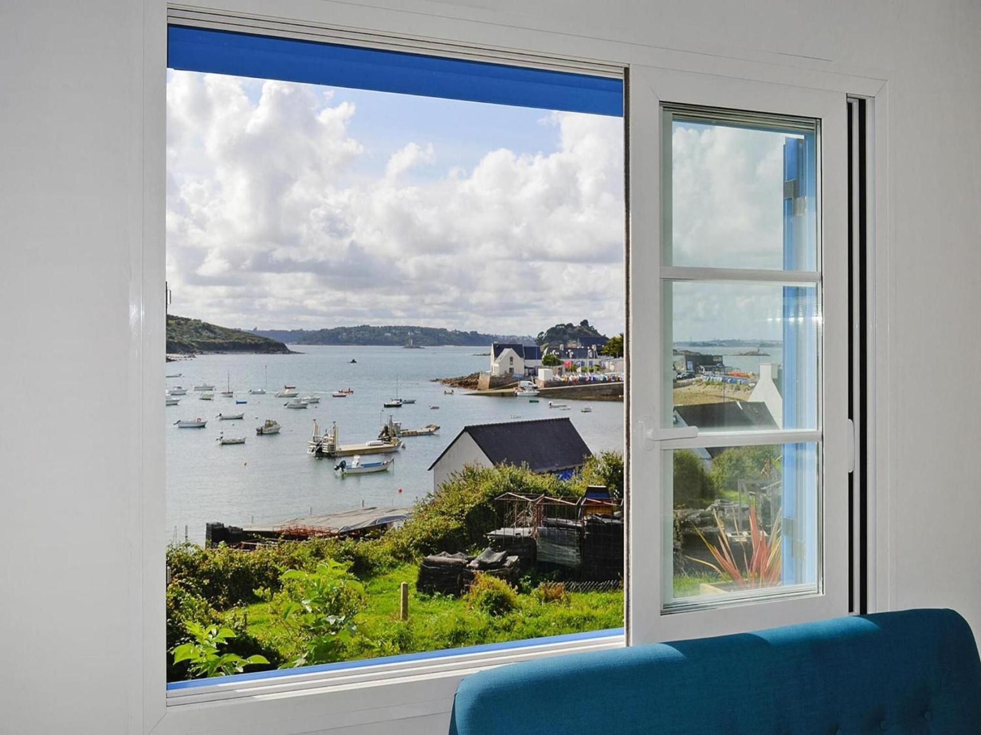 Pretty Breton Holiday Home In A Top Location Plougasnou Exteriör bild